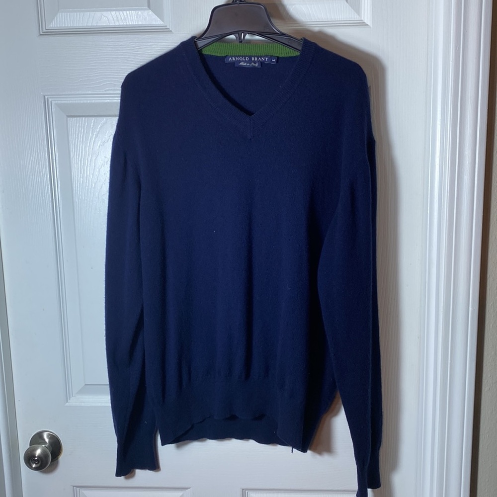 Cashmere Arnold Brant Men’s Navy Blue Sweater Size Large V Neck Green Trim Flaw